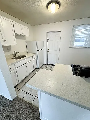 1409 Clinton St Photo 1