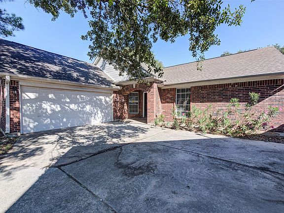 2nd image of 17930 Seven Pines Dr