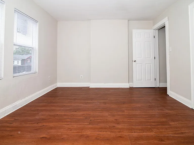1157 Linwood Ave — Photo 19