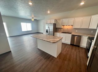 5514 E Lebridge St, Sioux Falls, SD 57108