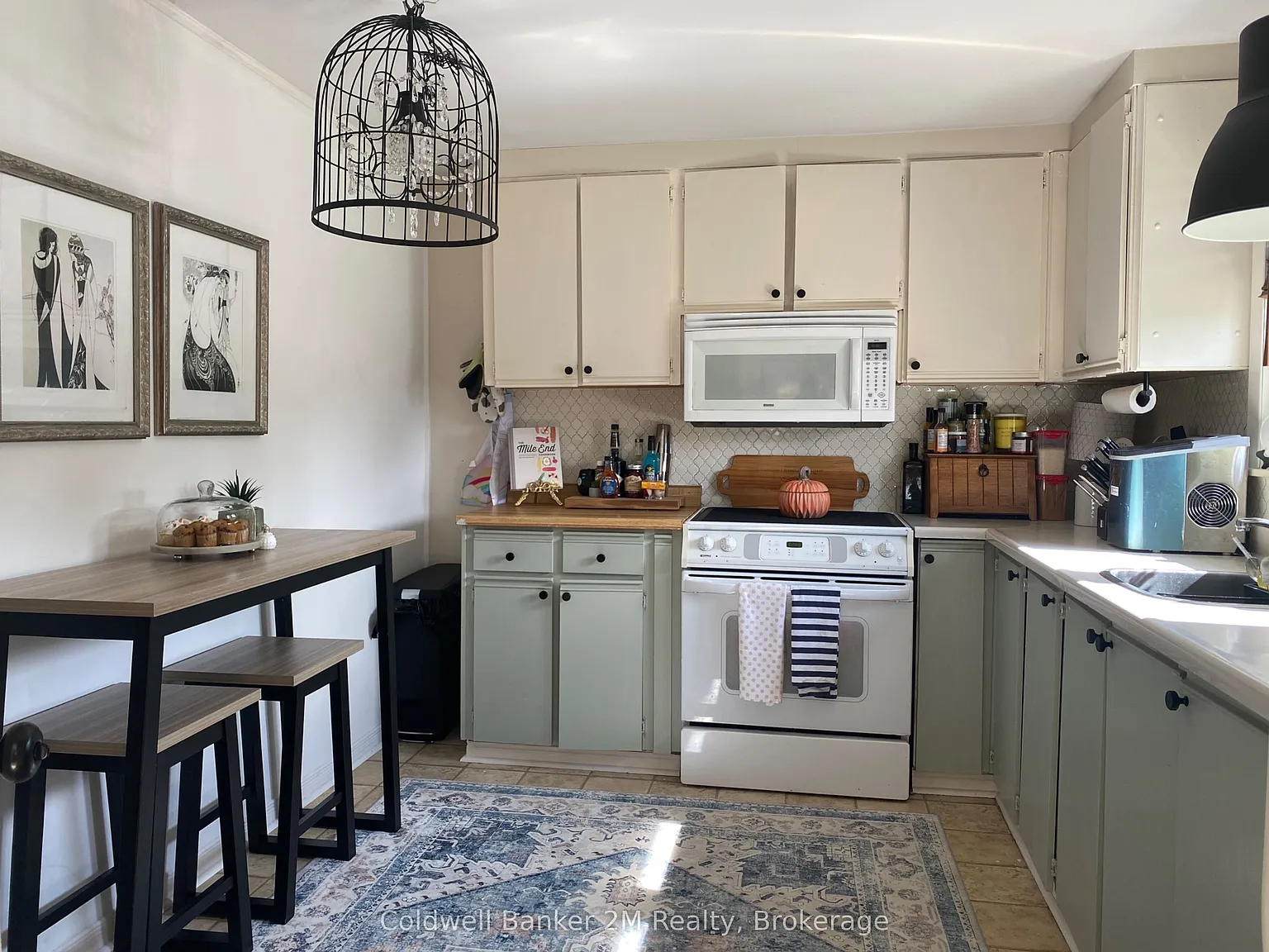 3 bed, $2,400 — Photo 3