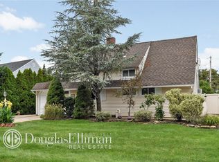 224 Twin Ln E, Wantagh, NY 11793