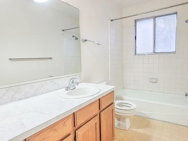 392 W 400 N — Photo 19