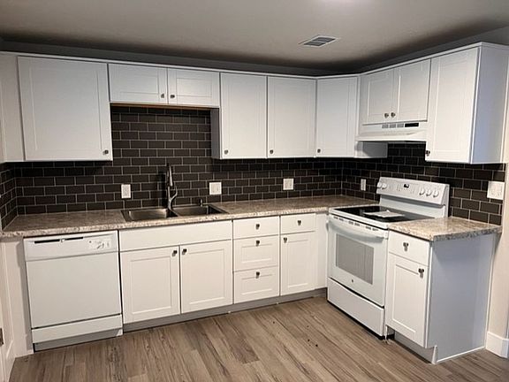 2nd image of 3391 & 3393 W Walsh Pl #3393