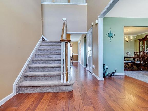 5th image of 297 Aldo Dr
