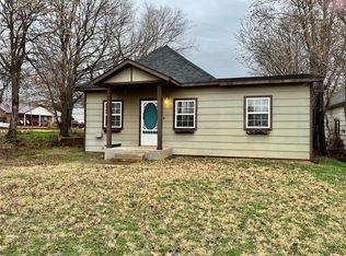 417 W 7th St, Elk City, OK 73644