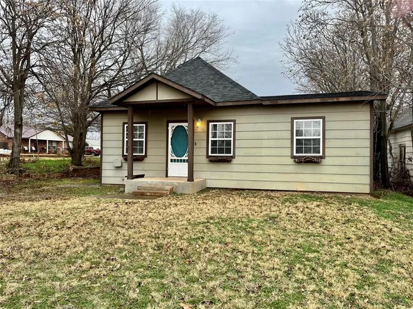 417 W 7th St, Elk City, OK 73644