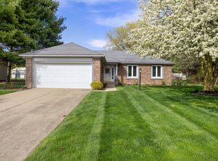 210 W Ramey St, Rossville, IN 46065