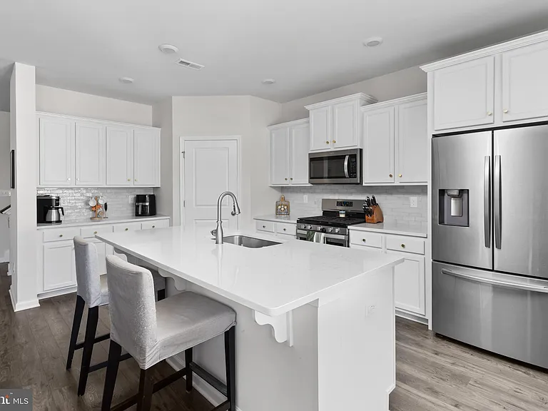 10 Roberta Way — Photo 15