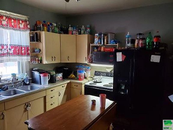 2nd image of 2115 S Paxton St