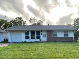 911 Alagna Dr, Champaign, IL 61821
