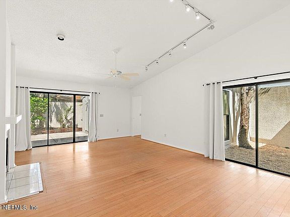 5th image of 2437 BURGUNDY Court