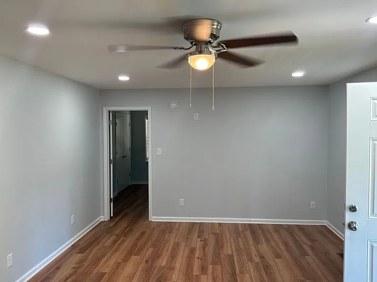 1500 S New Hope Rd — Photo 16