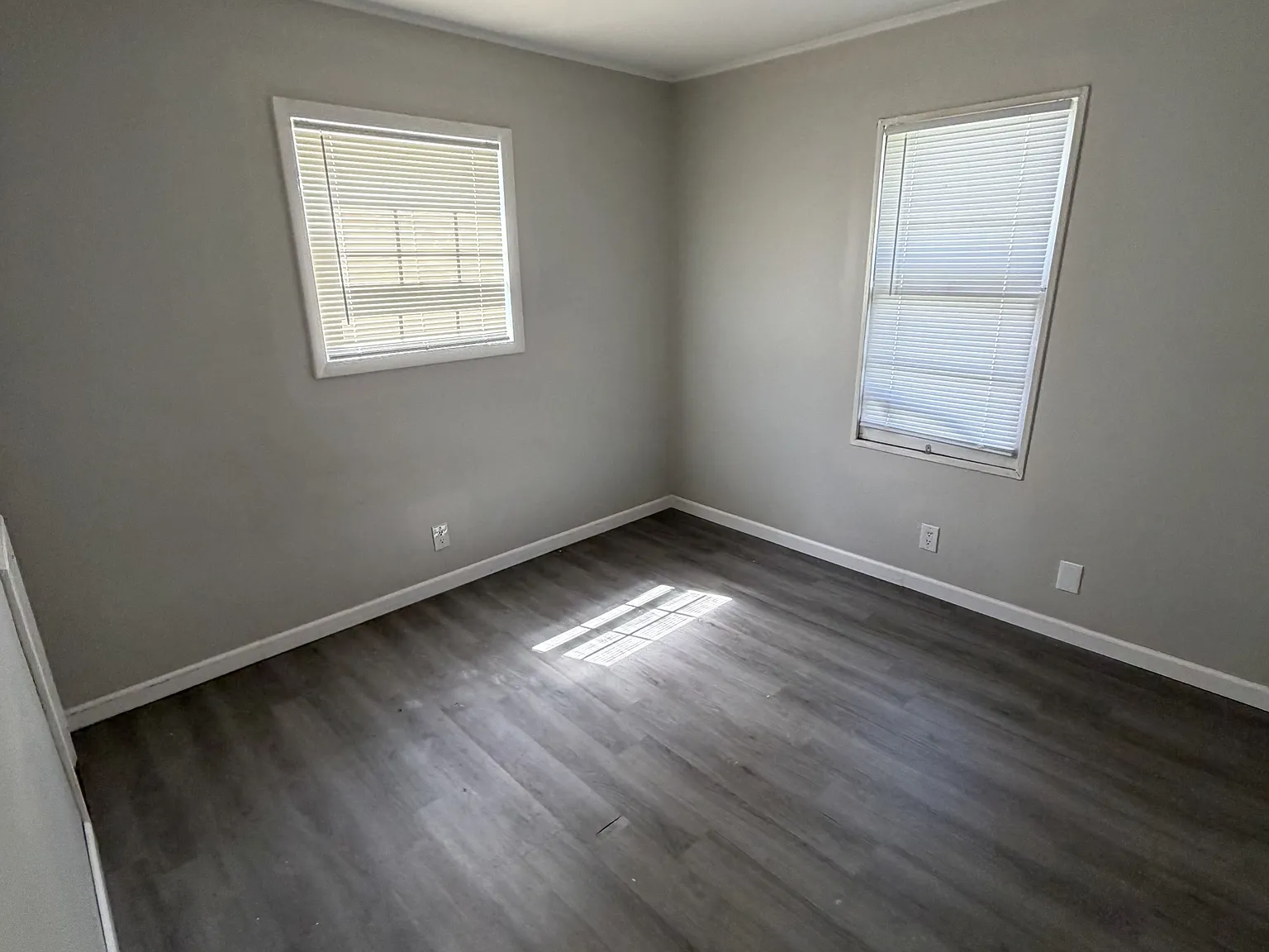 740 University, 45042 - 2 — Photo 3