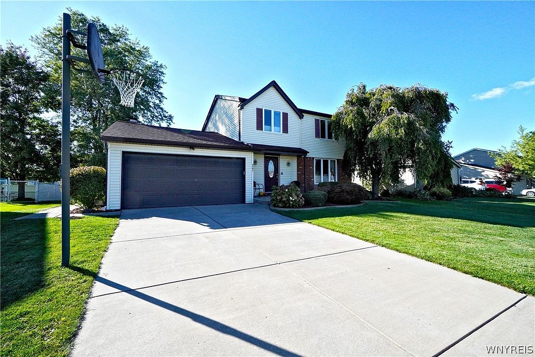 4590 Roundtree Rd, Hamburg, NY 14075 Zillow