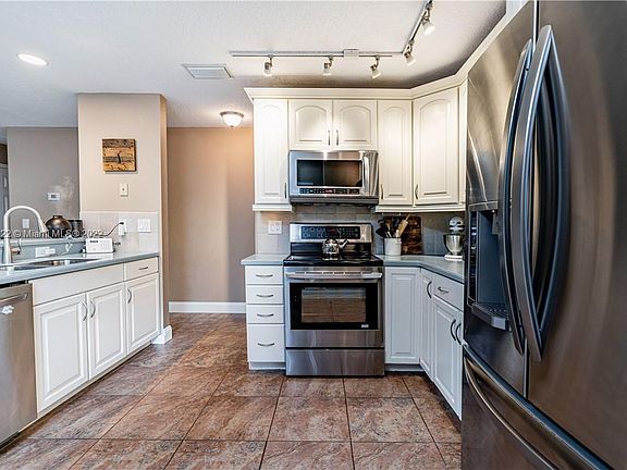 3rd image of 10440 NW 12th Pl #10440