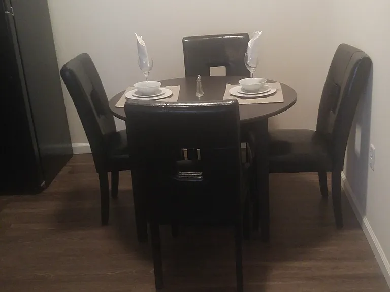 Broad Way Apartments — Photo 9