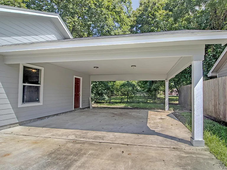 1022 Jeff St — Photo 3