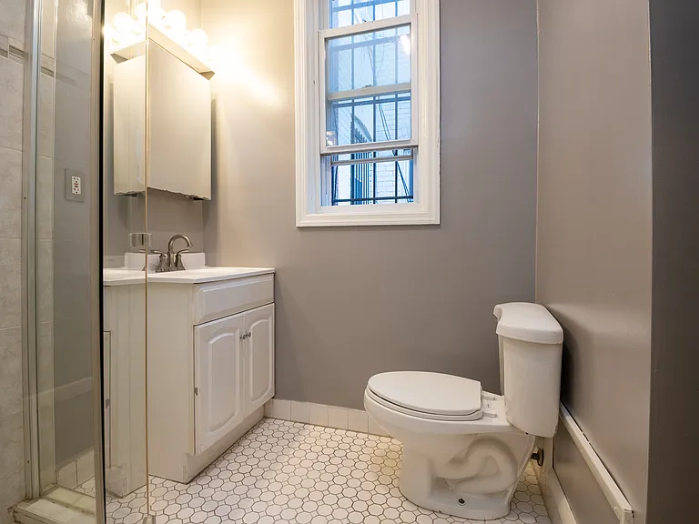 2476 Ontario Rd NW #A — Photo 5