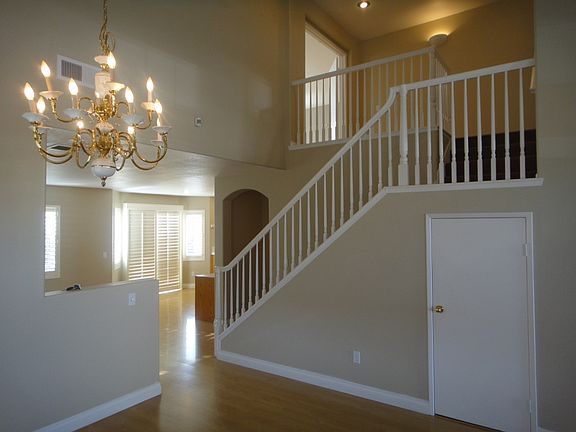 5th image of 14051 Catalina Ct