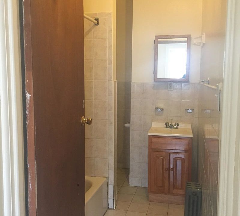 2nd image of 246 W 138th St #2F