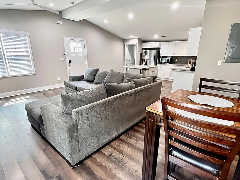 2752 Santa Barbara Dr NW — Photo 3
