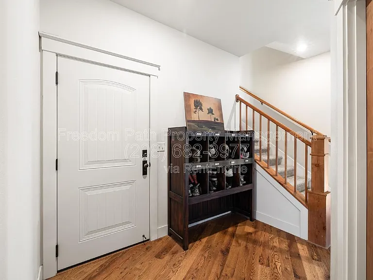 721 Sanctuary Hls — Photo 32
