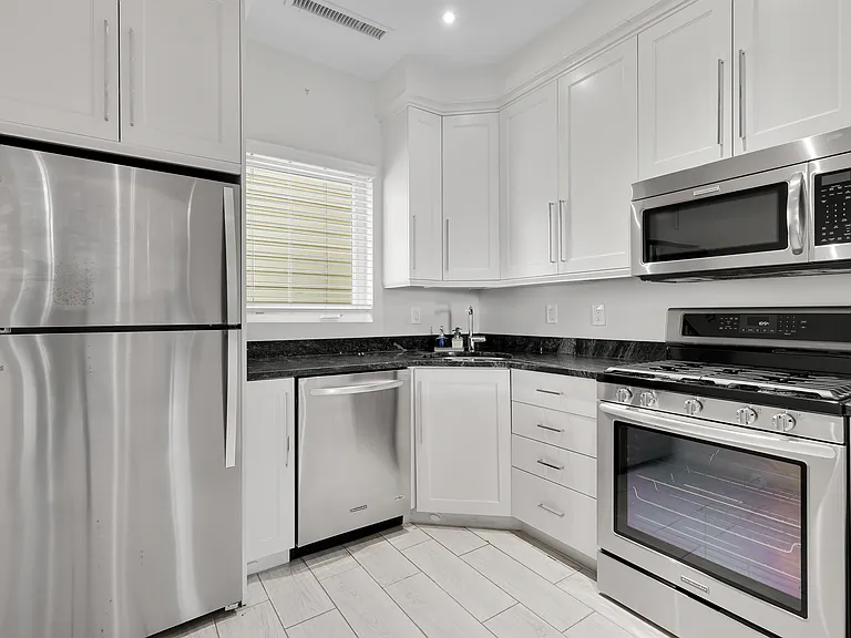 756 Park Rd NW #1 — Photo 6