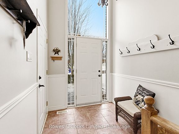 2nd image of 347 Middlefield Rd