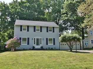 15 Fairlawn Dr, Rochester, NY 14617