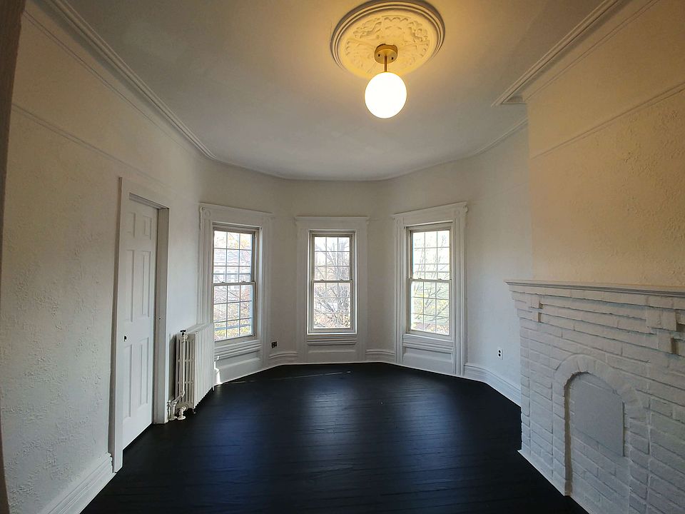 1st image of 689 Humboldt St #2