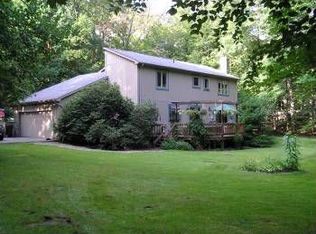 7525 Muirwood Ct, Chagrin Falls, OH 44023