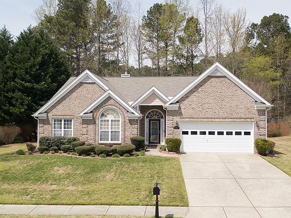 3rd image of 1595 Creek Pointe Cir