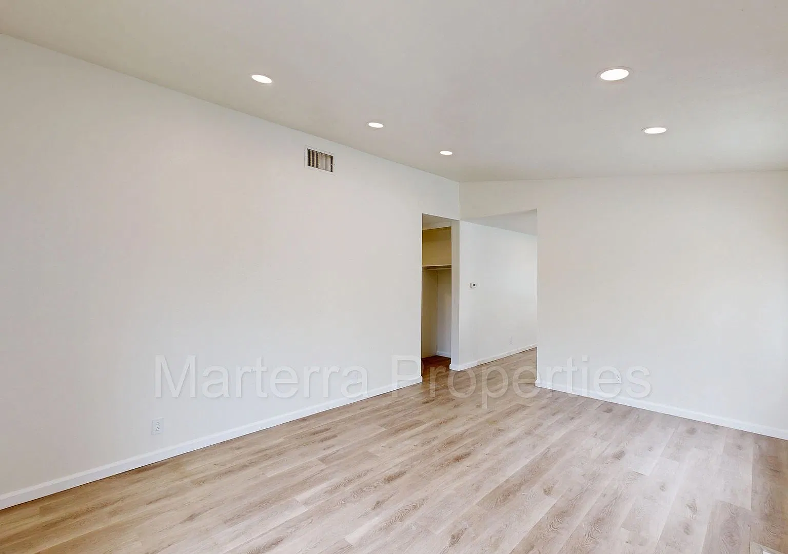 Amazing 3 Bedroom Home in Mission Viejo! — Photo 3