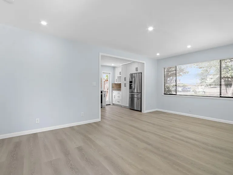 989 Arbor St — Photo 6
