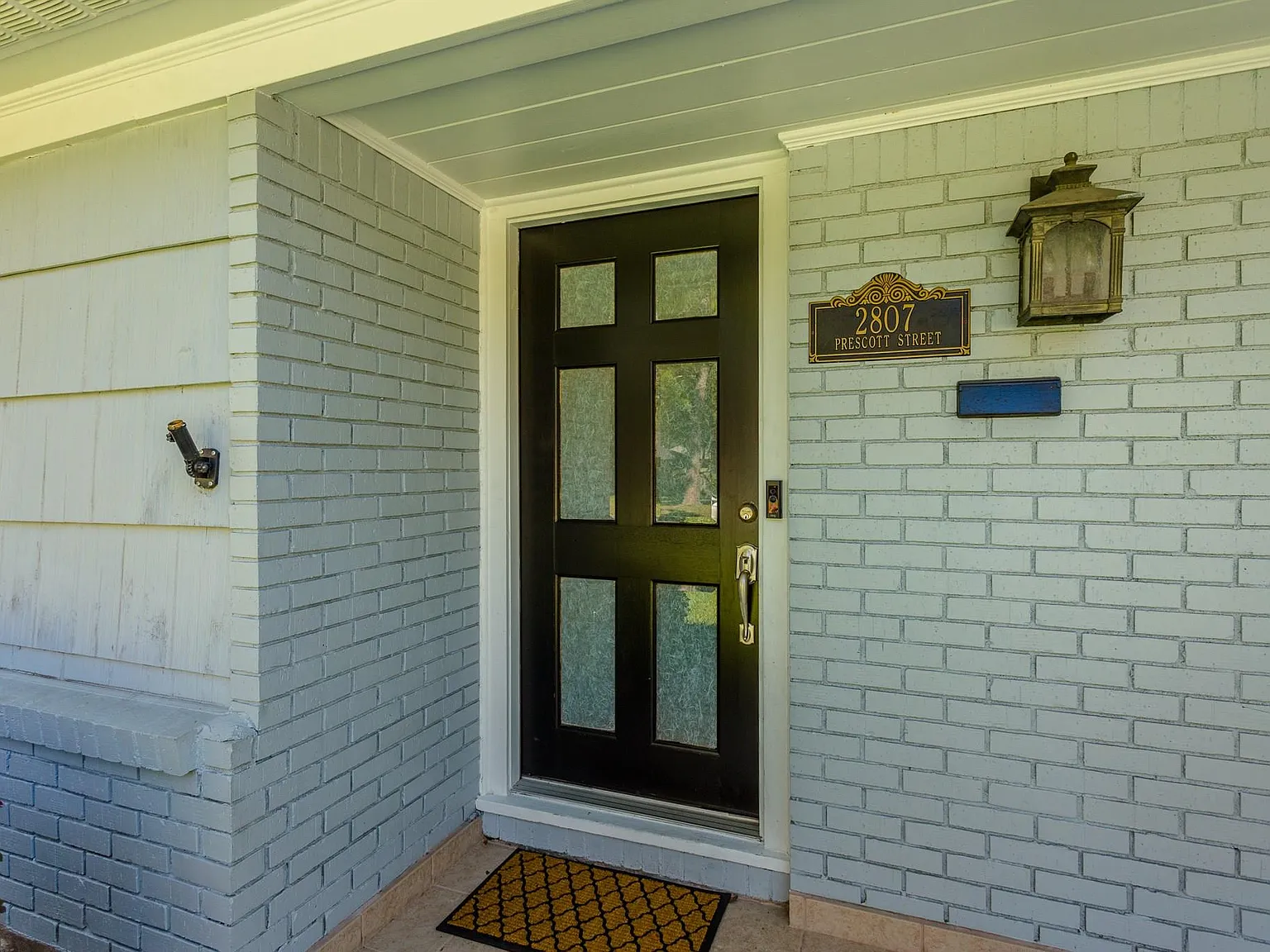 4 bed, 3.0 bath, 2441 sqft, $3,200 — Photo 2