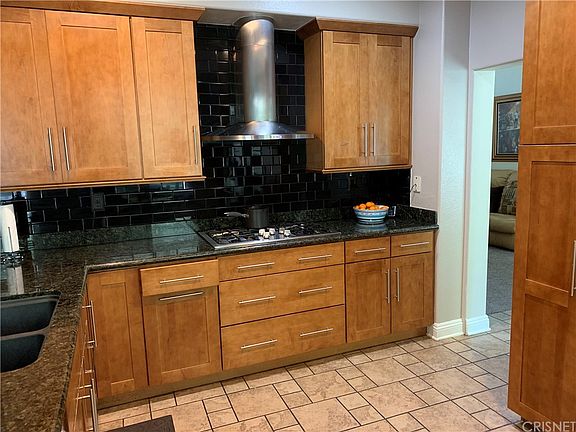 5th image of 27330 Brighton Ln