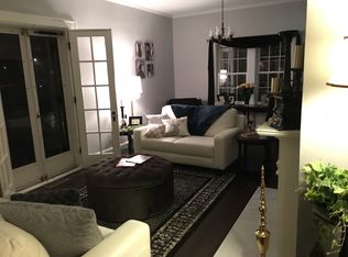 869 Edgehill Rd, Jacksonville, IL 62650