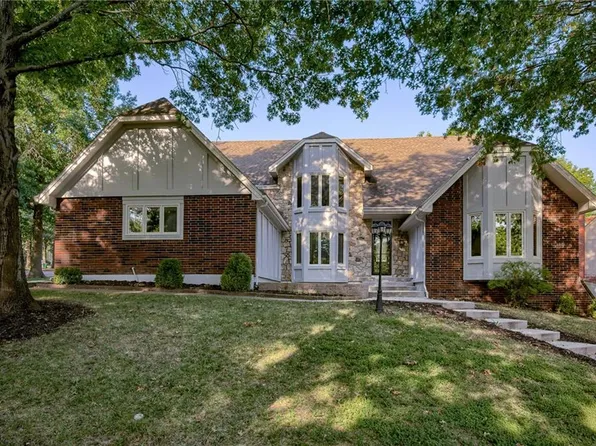 8230 W 99th St, Overland Park, KS 66212