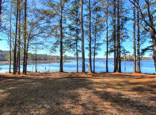 802 Hermitage Pond Rd, Camden, SC 29020