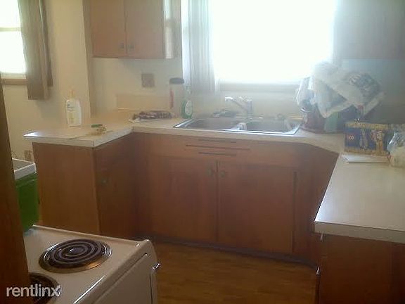 Divide duplex kitchen