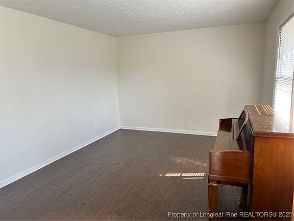 3rd image of 3007 Akron Dr