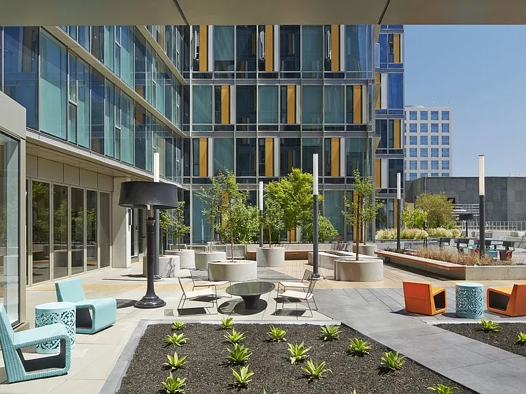 Courtyard with lounge seating