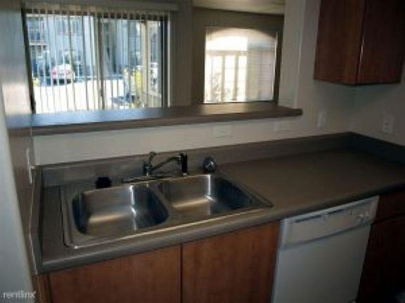 3rd image of 800 Riverview Dr #A19aa274d