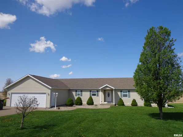1915 N Fairview Ct, Mendon, IL 62351