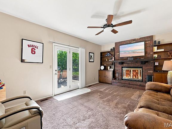5th image of 23 Raintree Ct
