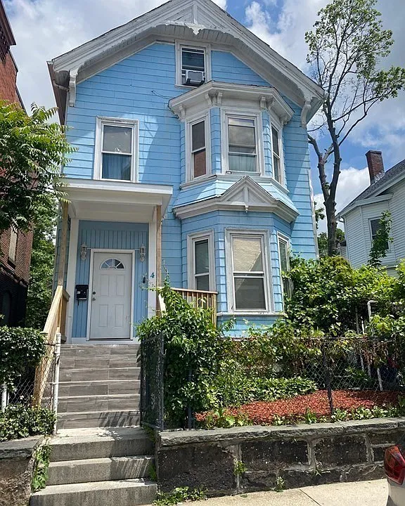 4 Woodbine St #2