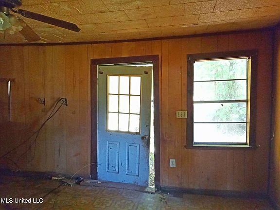 2nd image of 354 W 5th St