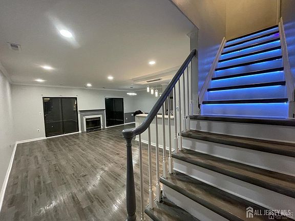 3rd image of 42 Ashford Dr