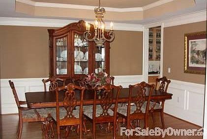 Banquet Sized Dining Room
						:
						Seats 12+
